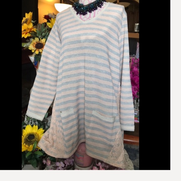 French Laundry Tops - NWT PlusSz 2X Pink:Grey Lace Trim Tunic Top 32”L